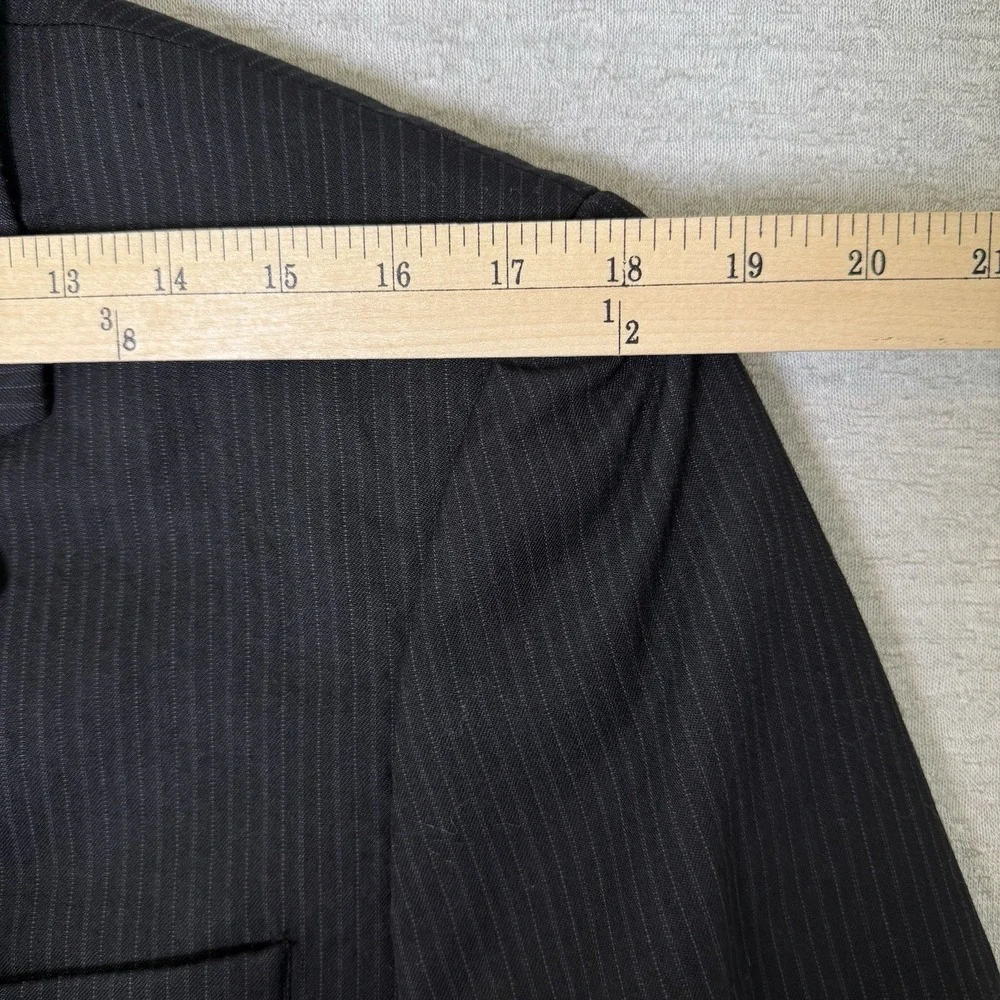 J Ferrar Men's Blazer Sport Coat Size 40R Black Pinstripe Wool Blend
